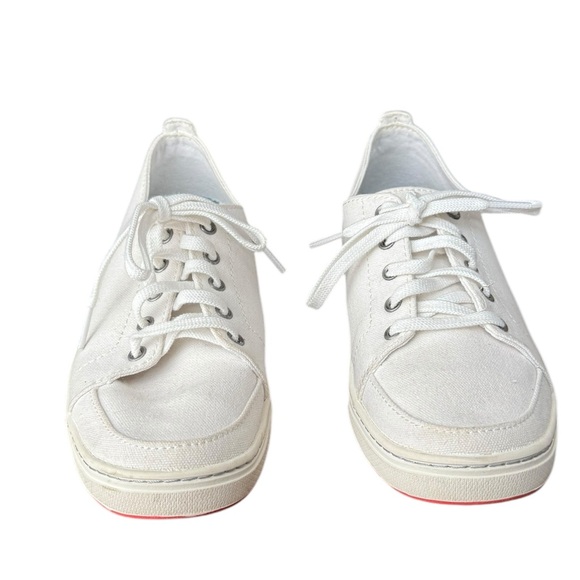 L.L. Bean White Canvas Sneakers Size 7.5 - Picture 2 of 11